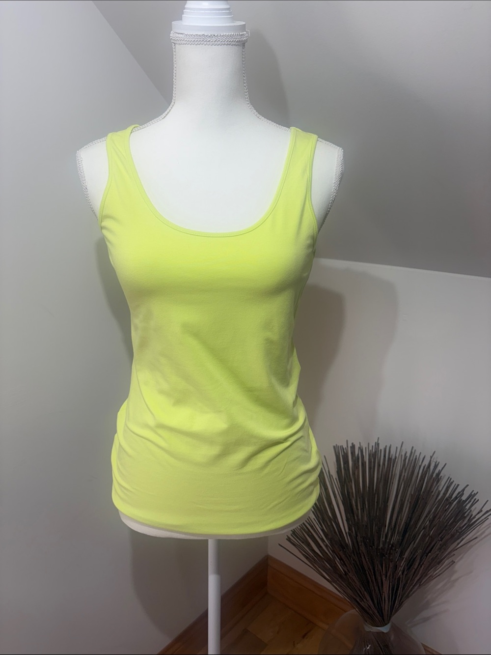 Kettlewell from England Women's Neon Yellow Tank Top - Classic Scoop Neck Sz M